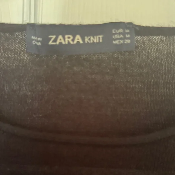 Zara Women's Elegant Black Long Sleeve Tee - Picture 2 of 3